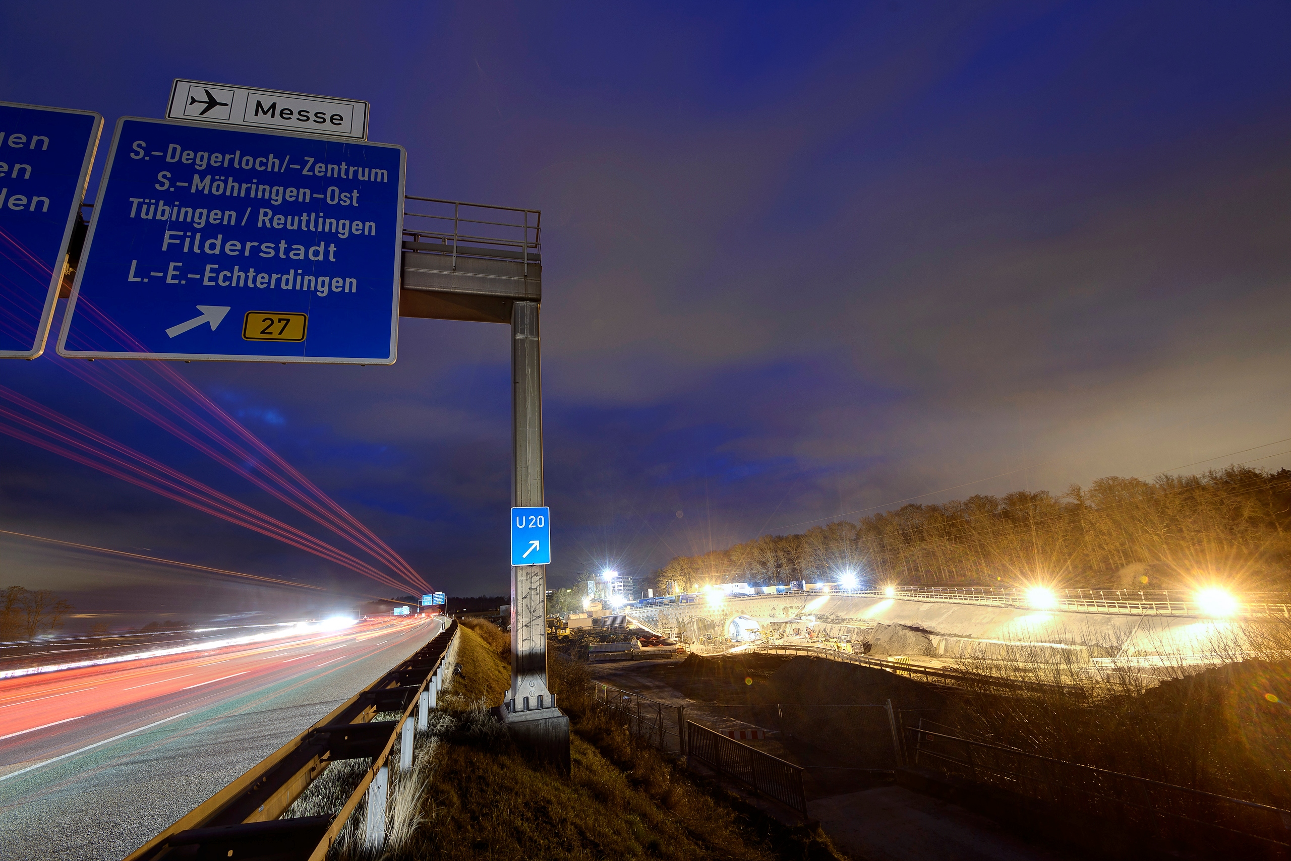 Fildertunnelbaustelle am Fasanenhof , Abends/Nachts. Links ...